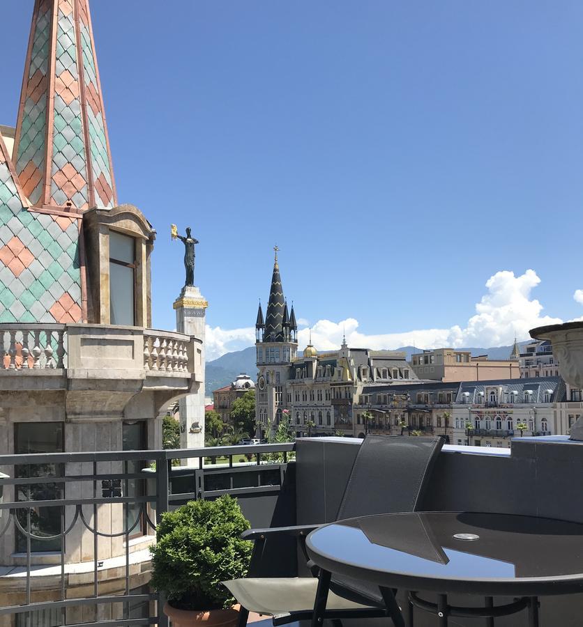 Cozy Studio On Europe Square Batumi Bagian luar foto